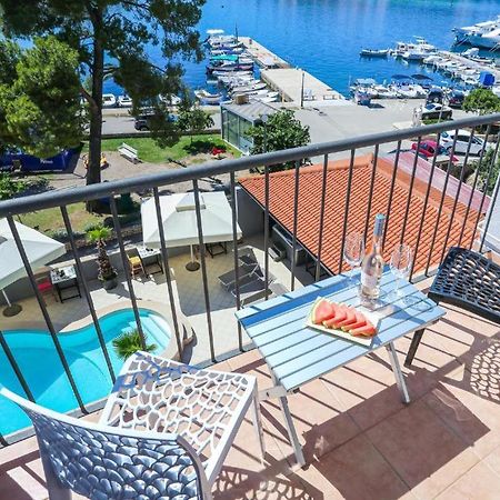 Hotel Лумбарда Екстериор снимка