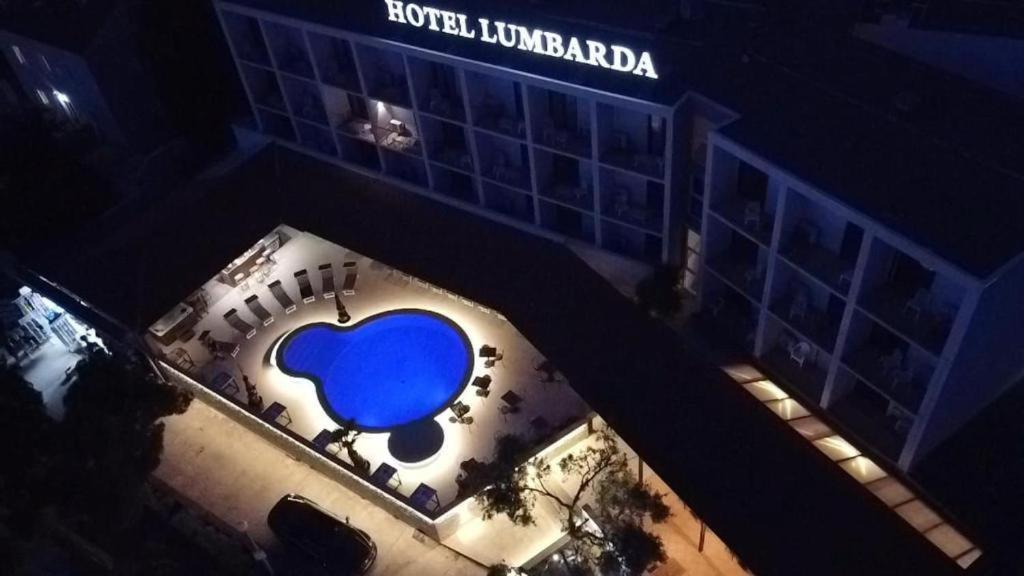 Hotel Лумбарда Екстериор снимка