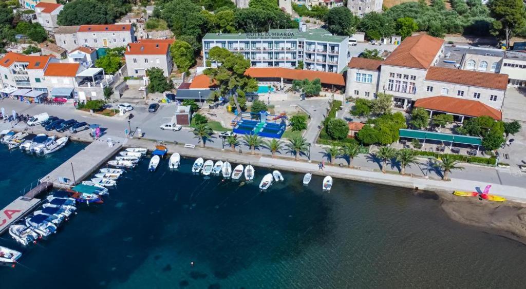 Hotel Лумбарда Екстериор снимка