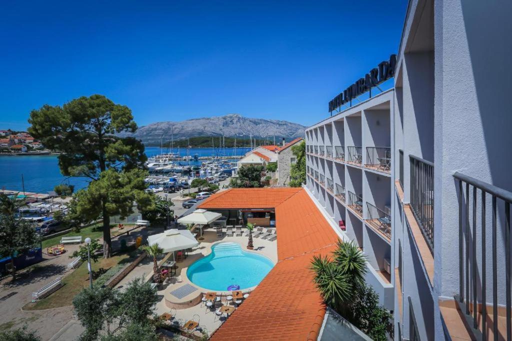 Hotel Лумбарда Екстериор снимка