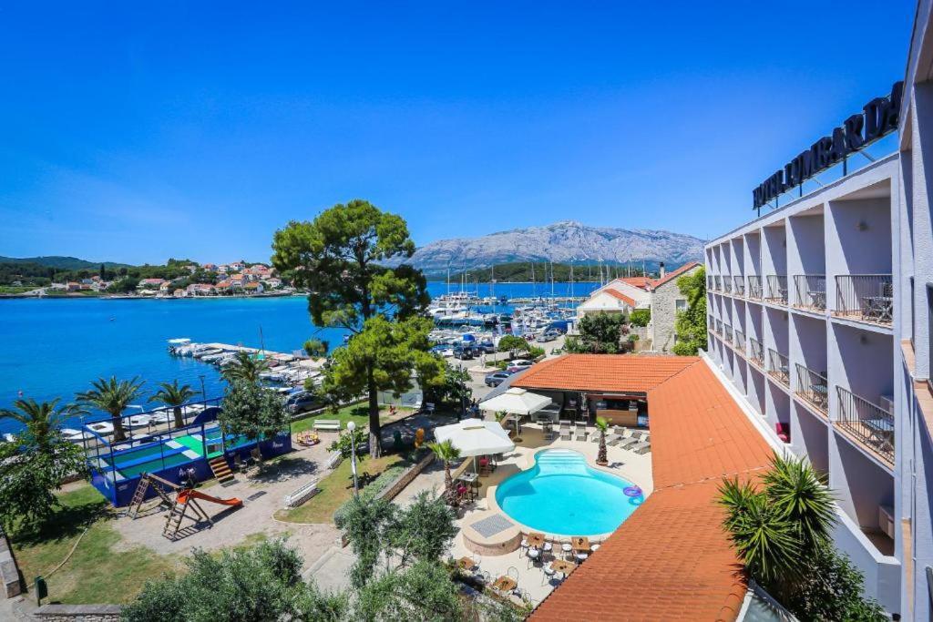 Hotel Лумбарда Екстериор снимка