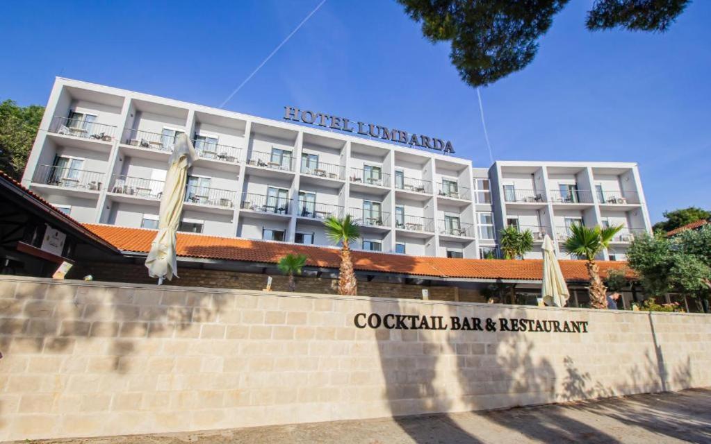 Hotel Лумбарда Екстериор снимка