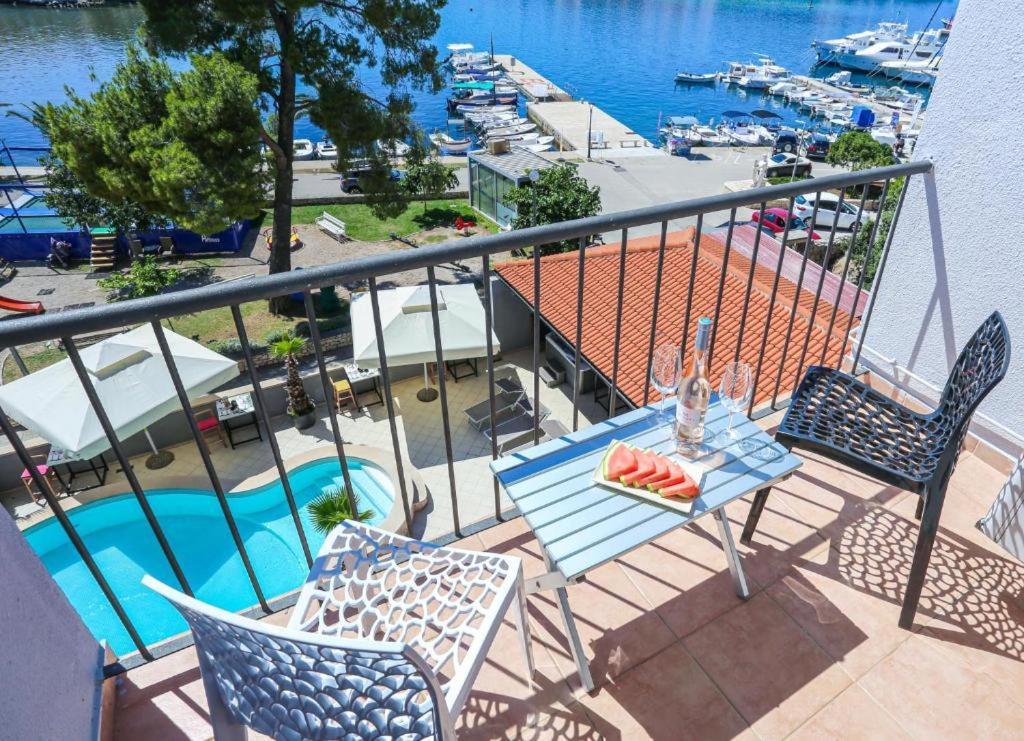 Hotel Лумбарда Екстериор снимка