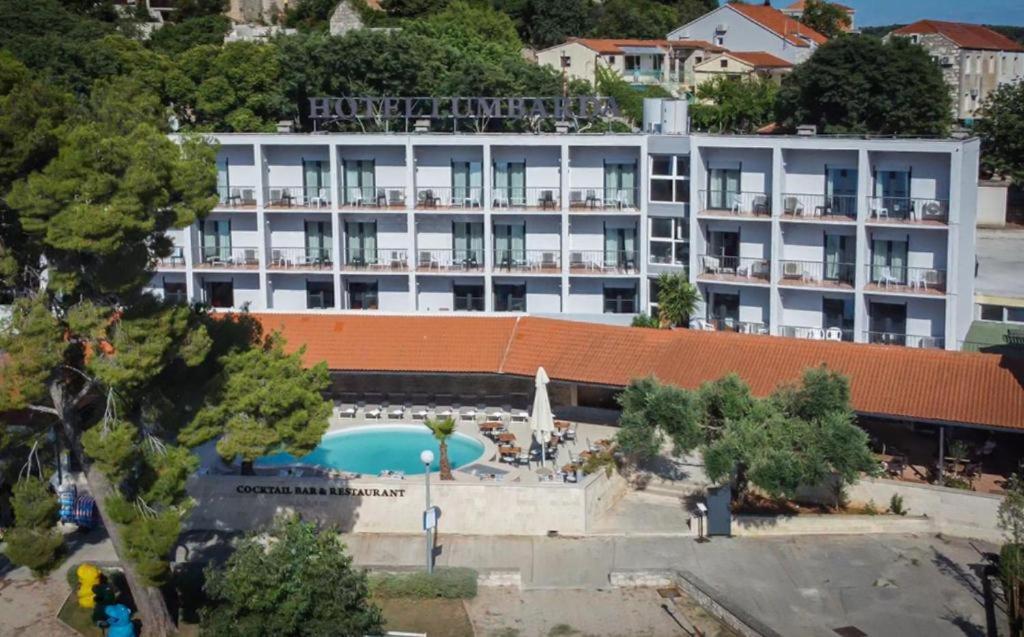 Hotel Лумбарда Екстериор снимка