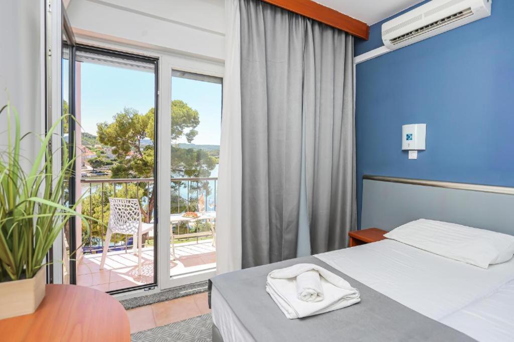 Hotel Лумбарда Екстериор снимка